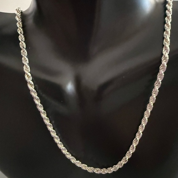 Sterling Silver Diamond Cut 18 inches 3mm 12.4 grams - Picture 1 of 5